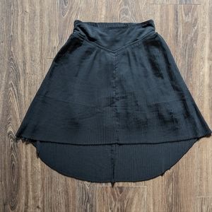 Black pleated skirt